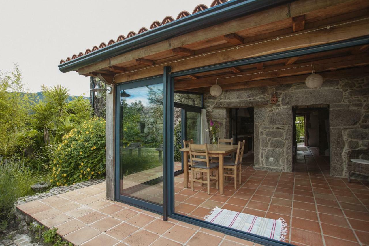 O Curralino Guest House Vilacoba Luaran gambar